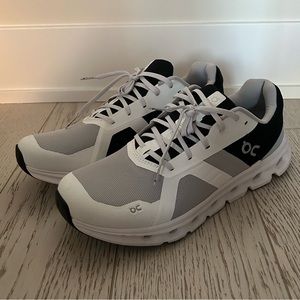 *brand new On Running Cloudrunner M12